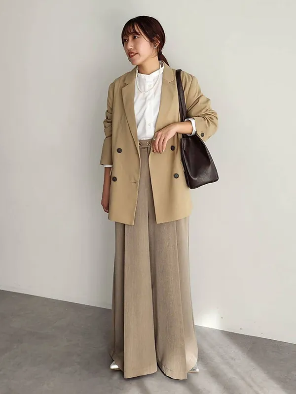 きれいめパーカー×レースのチラ見せレイヤードでこなれカジュアル | 17度 服装
