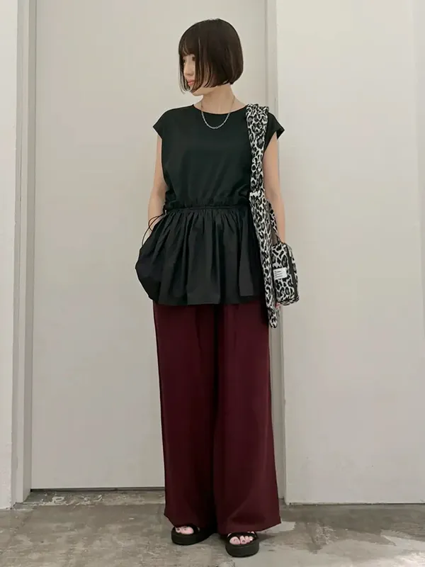 シックな秋色カラーでつくる快適マルチ機能アイテムコーデ ｜気温23度の服装はコレ！最高/最低23度別の正解コーデ【2026年最新】｜ストライプクラブ